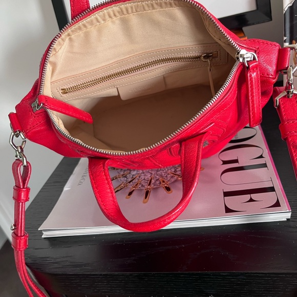 Vintage Authentic Givency small crossbody - Picture 7 of 15